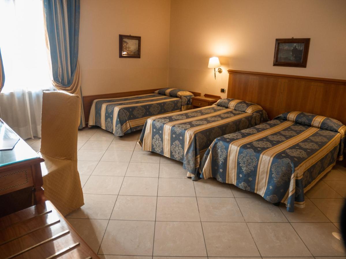 אלסנדריה Dipendenza Hotel Londra מראה חיצוני תמונה