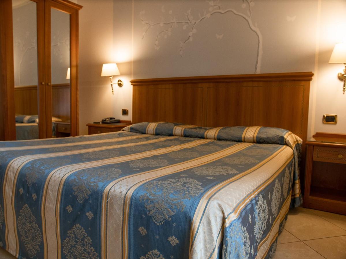 אלסנדריה Dipendenza Hotel Londra מראה חיצוני תמונה