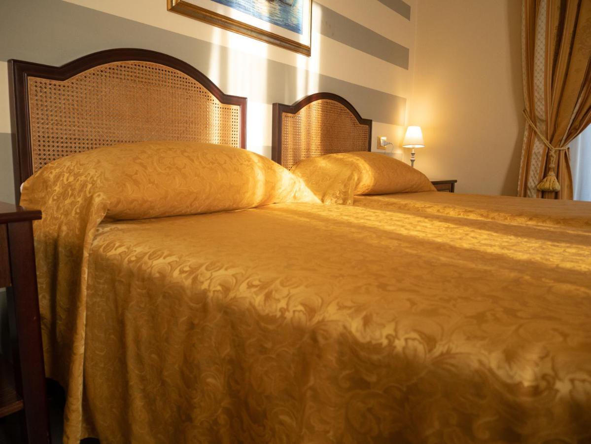 אלסנדריה Dipendenza Hotel Londra מראה חיצוני תמונה