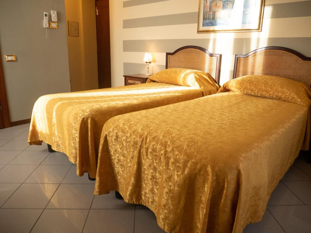 אלסנדריה Dipendenza Hotel Londra מראה חיצוני תמונה