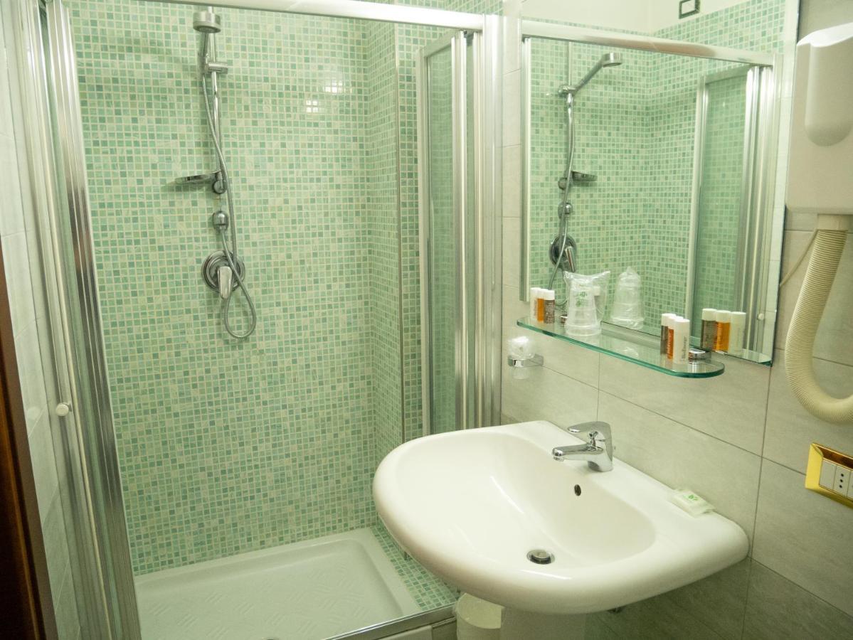 אלסנדריה Dipendenza Hotel Londra מראה חיצוני תמונה